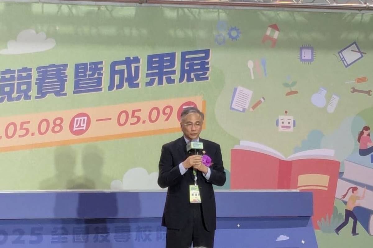 朝陽科技大學校長鄭道明表示，現場設置商品化諮詢中心，協助推動學生研發成果商品化的機會