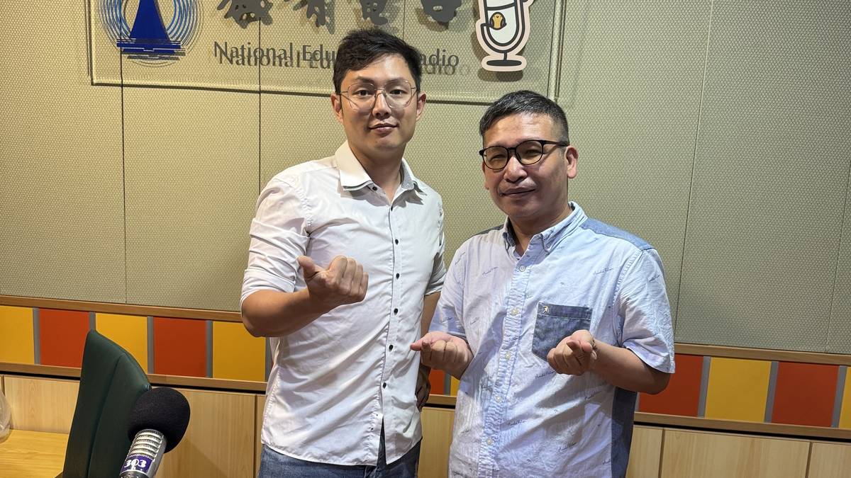 高雄市毒防局螢火蟲家族宣講師反毒有功人士黃淨裕+主持人白天