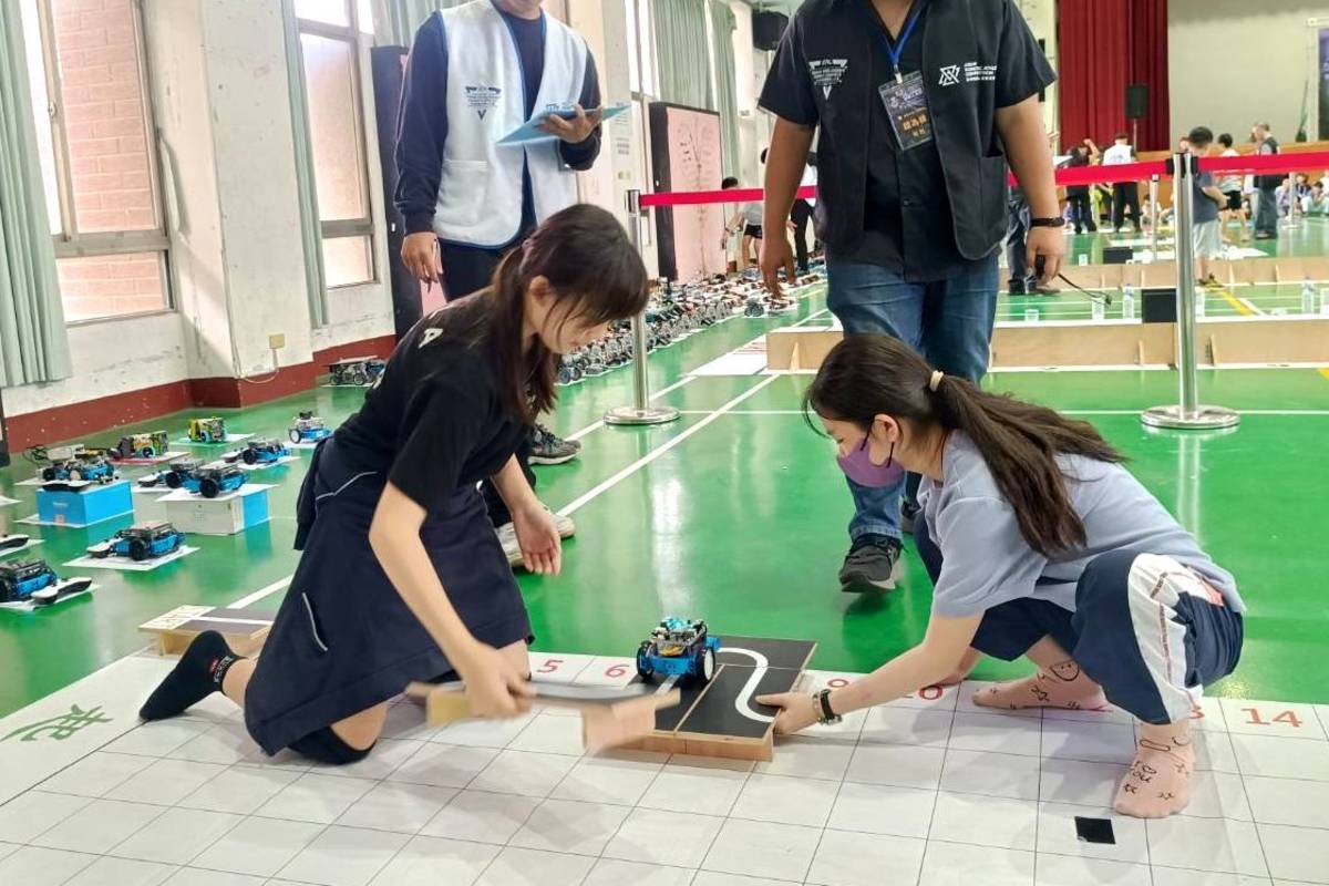 亞洲智慧型機器人大賽正修登場 跨領域學習機器人技術