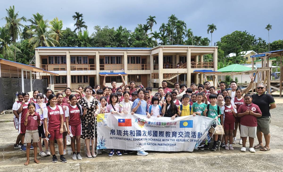 博嘉實驗小學參訪帛琉Meyuns學校