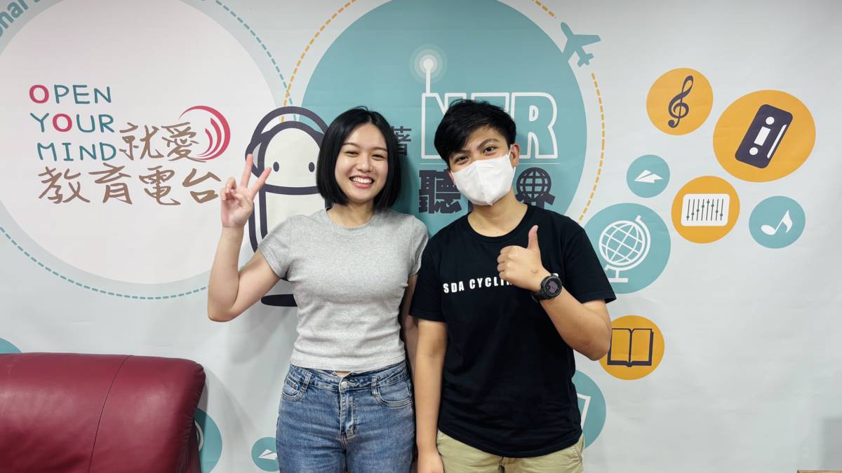 靖宜護理長(右)與沛樺護理師分享職場生活與經驗