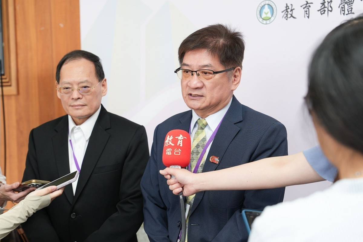 媒體聯訪_教育部體育署副署長洪志昌、教育部體育署全民運動組組長呂宏進。