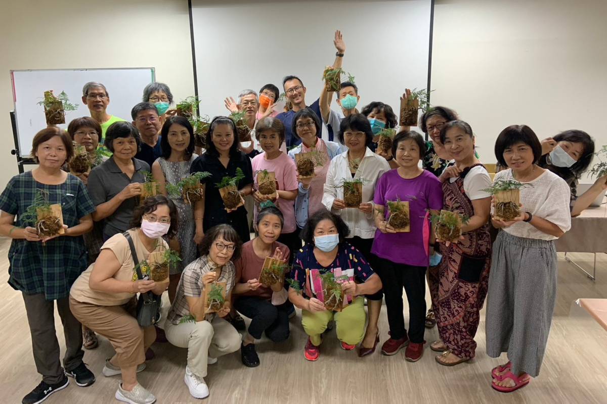 南市圖公園總館推出樂齡綠生活療癒課 帶民眾解壓