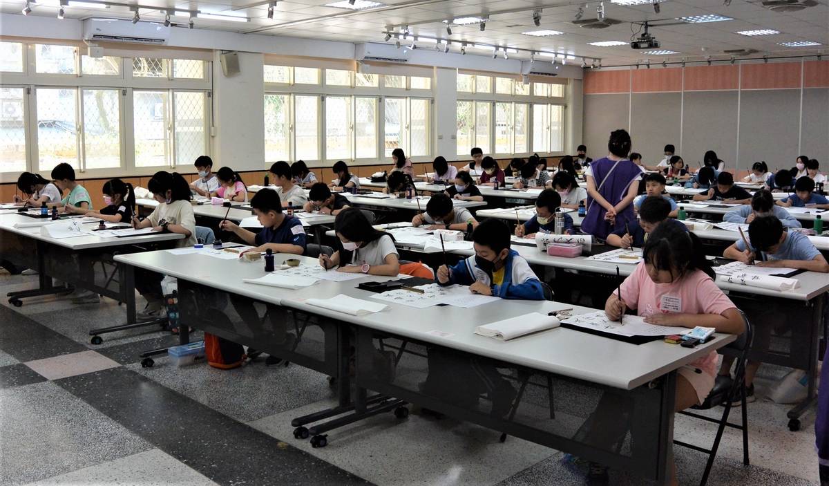 新北市舞文弄墨書法比賽毛筆組比賽現場-千人同場競技