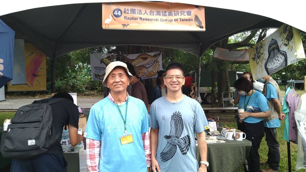 呂光洋教授（左）與林思民教授（右）合影。(臺師大提供)