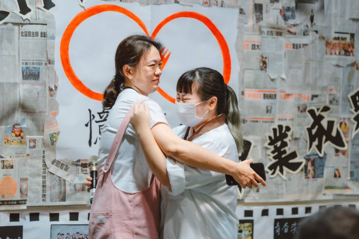 畢業成果展上溫馨感人