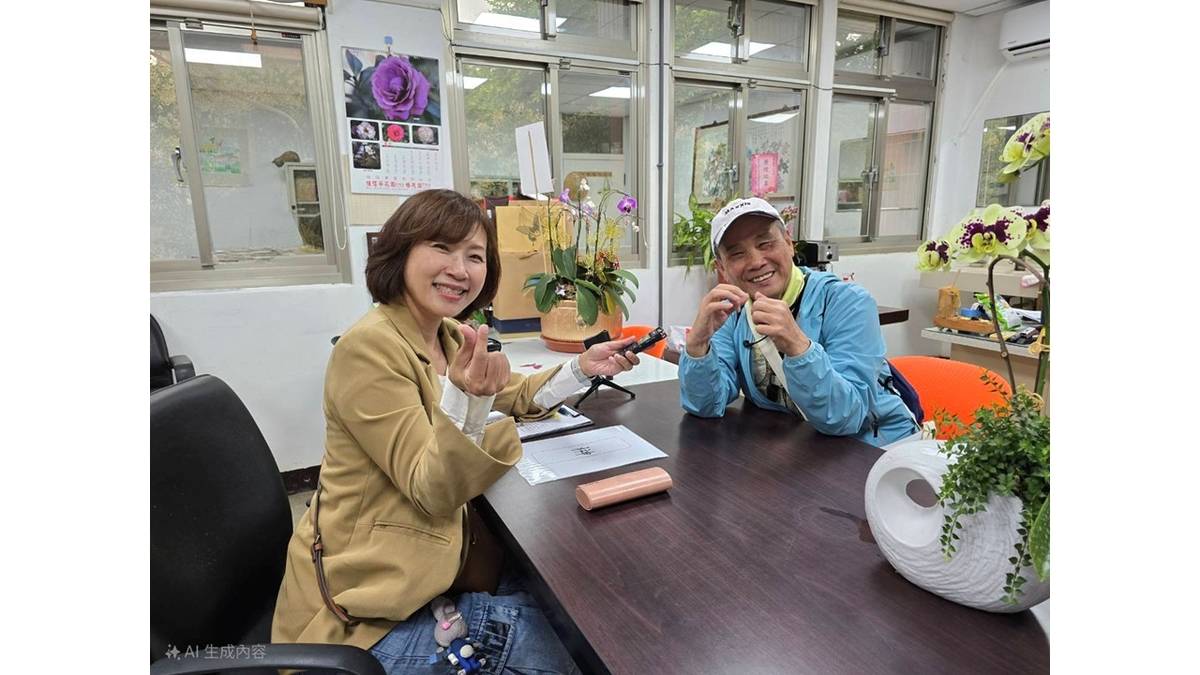 小風與林振興老師合影.jpg