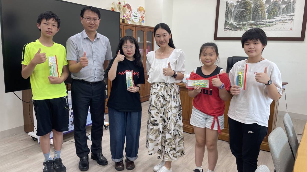 112 學年度「口腔保健績優學校」特優－嘉義縣水上鄉南靖國民小學－採訪合照