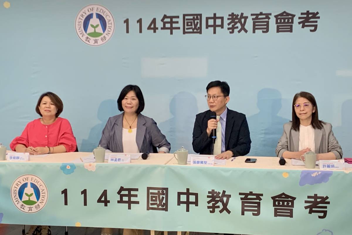 教育部次長張廖萬堅主持114年國中教育會考寫作測驗解題說明 (記者攝)
