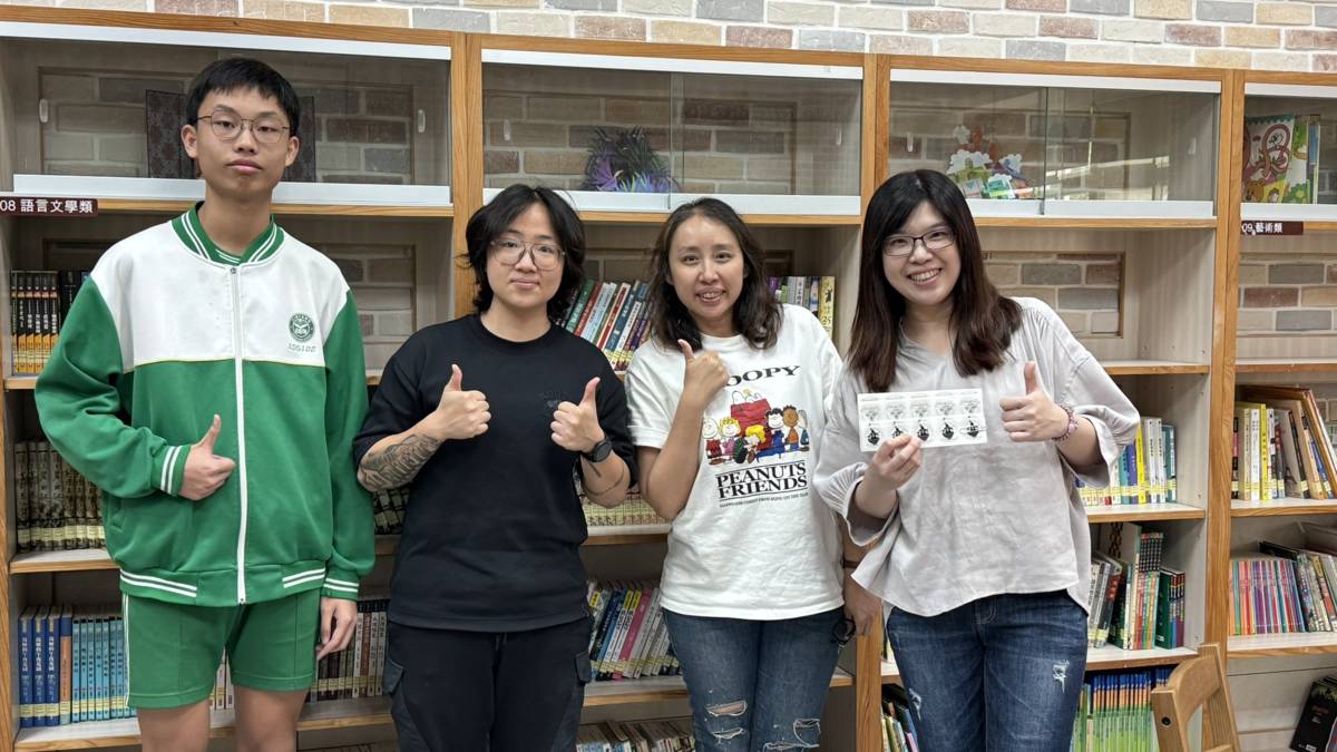112學年度校園菸檳危害防制教育介入輔導計畫「網紅就是你」-國中組-佳作-新北市立自強國民中學_作品名稱-亞當和夏娃的禁樂園-採訪合照