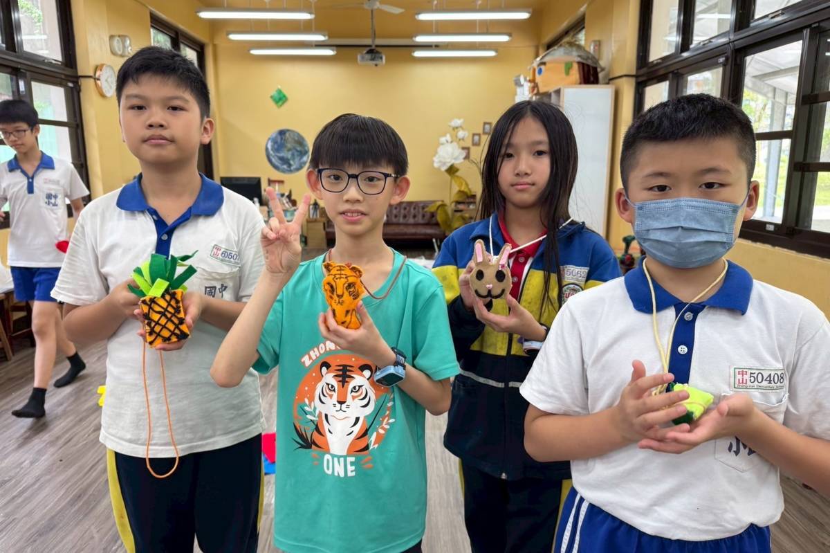 新北中山國小創客社團迎端午 環保香包傳承校園記憶