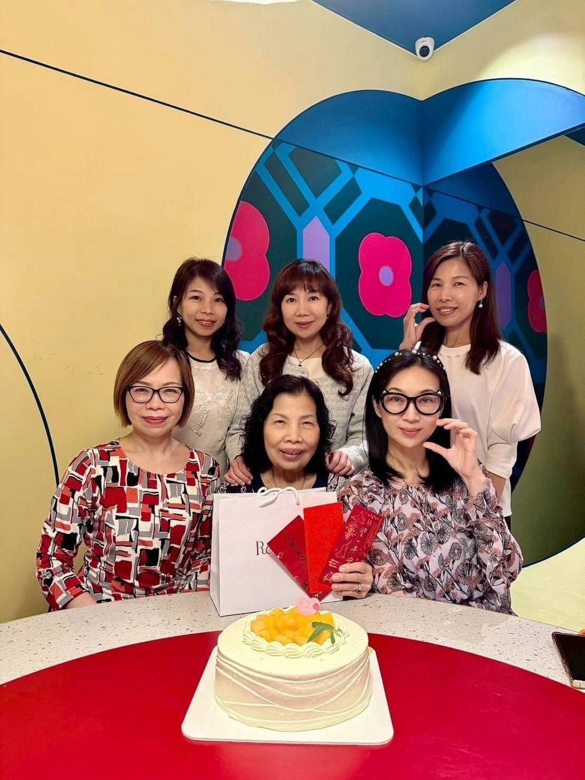 梁家五姊妹&最親愛的媽媽