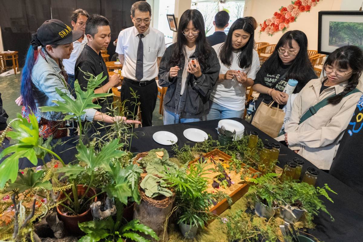 張文騰生態廚師現場展演「石虎生態餐桌」