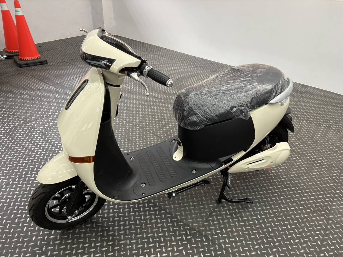 大安高工獲得優勝獎狀和山王工業贊助一輛微型電動車，將作為實習教學之用