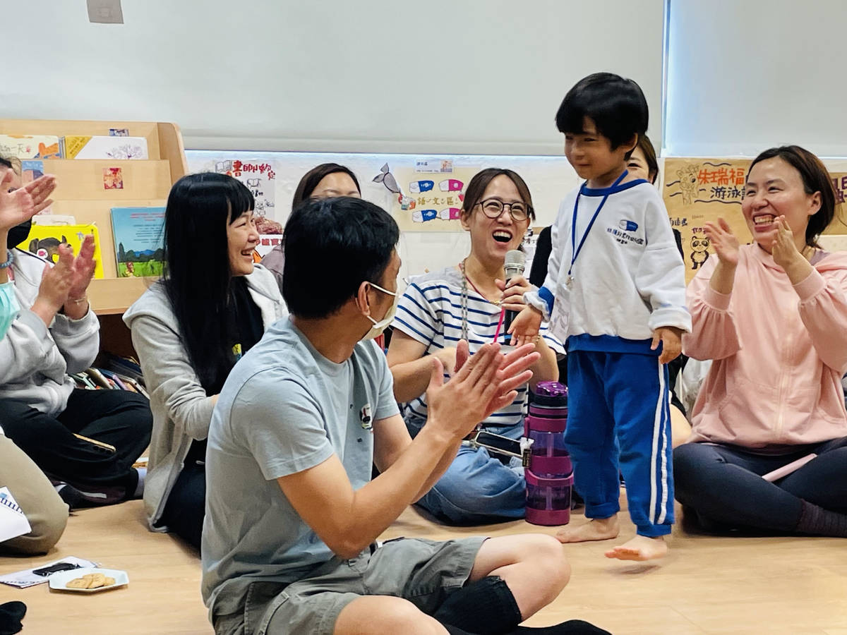 孩子們從「我們為什麼選這件作品？」、「它和我們有什麼關係？」出發，一起討論與詮釋
