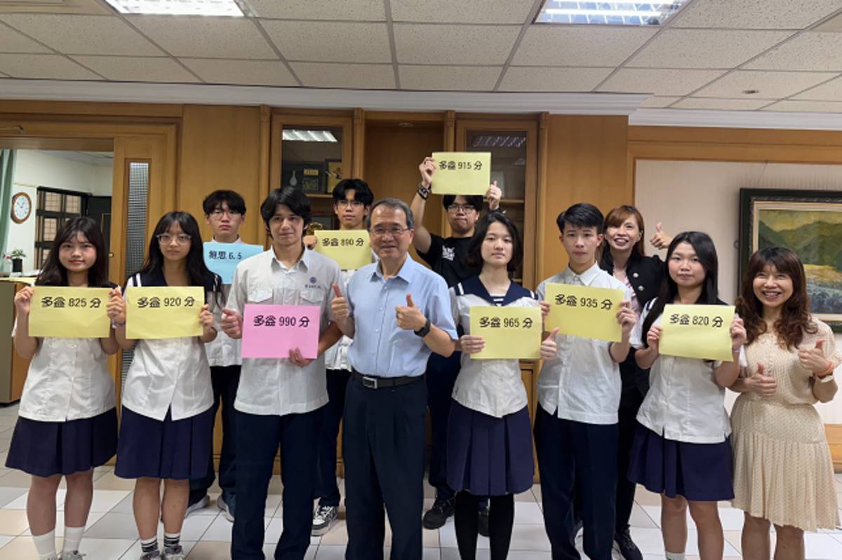 臺中家商今年全校共有11人英文檢定達中高級，展現優異成果。