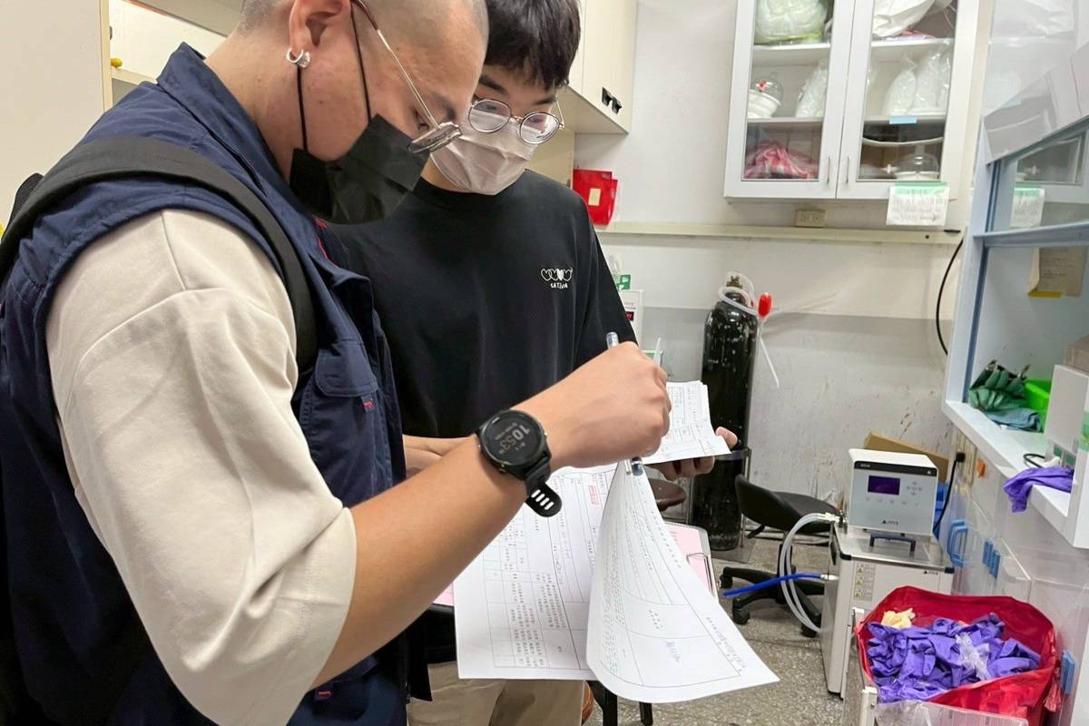 臺北市環保局全面體檢學術研究機構實驗室，查核運作紀錄及安全資料表