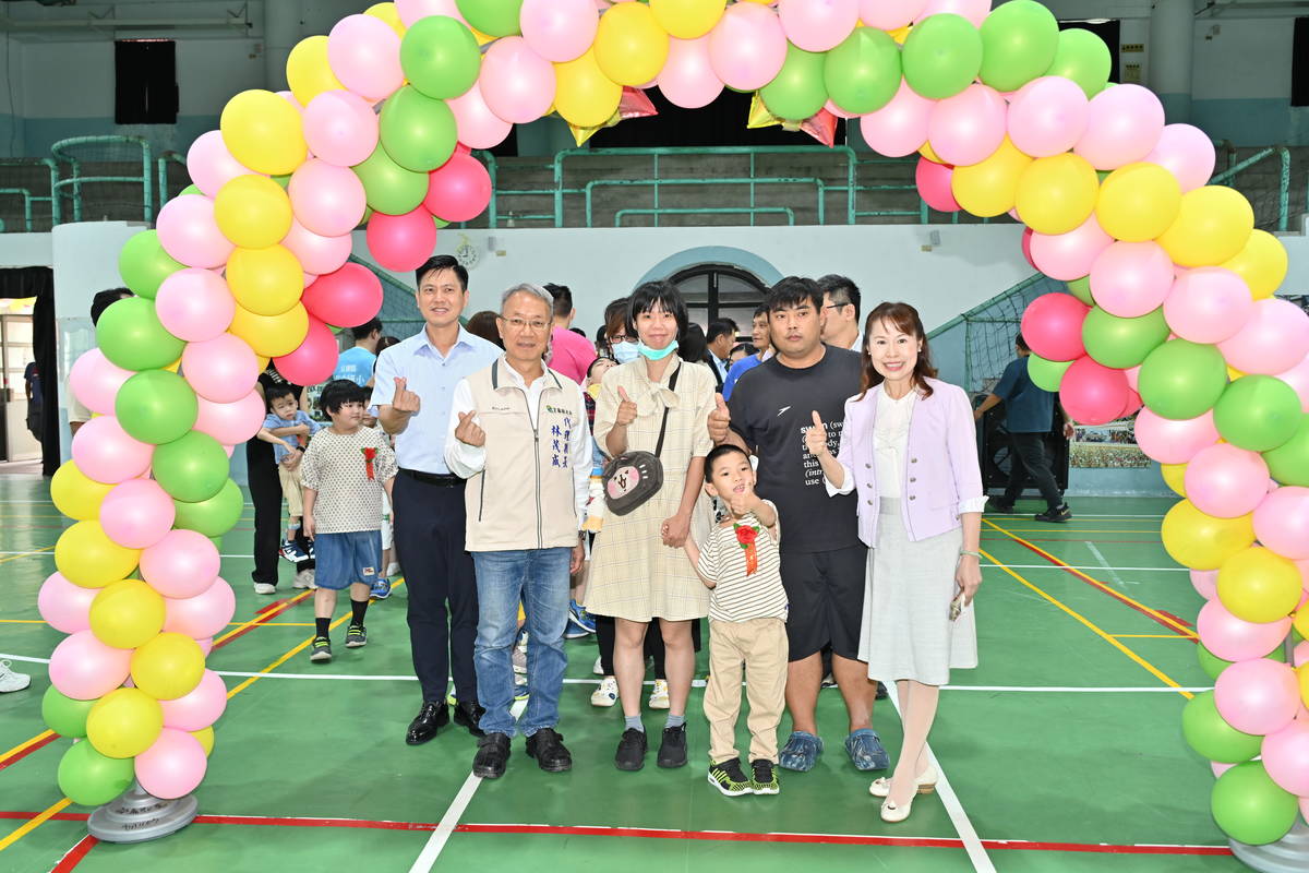 宜蘭縣113學年度學前特教班聯合畢業典禮今天（5日）在宜蘭員山國小體育館溫馨舉行。(宜蘭縣政府提供)