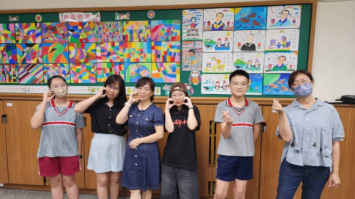 112 學年度「視力保健績優學校」優等－臺南市新化區新化國民小學－採訪合照