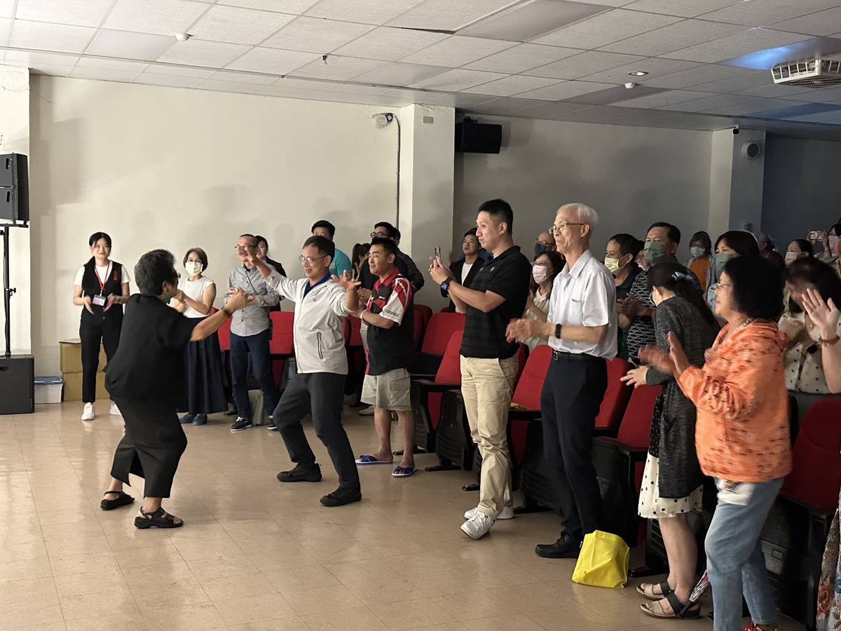新北自強國小攜手玫瑰墓樂團 推動生命暨反毒反霸凌教育