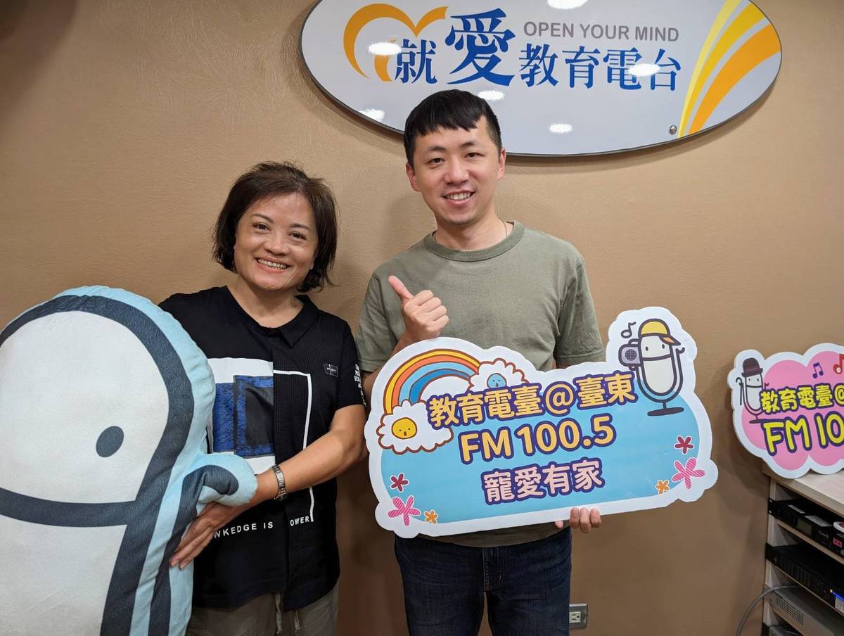 與淑琴姐姐(左)合照