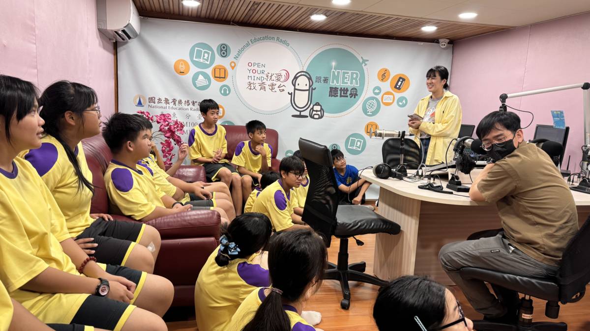 池上國中生來電臺參訪並分享學校生活