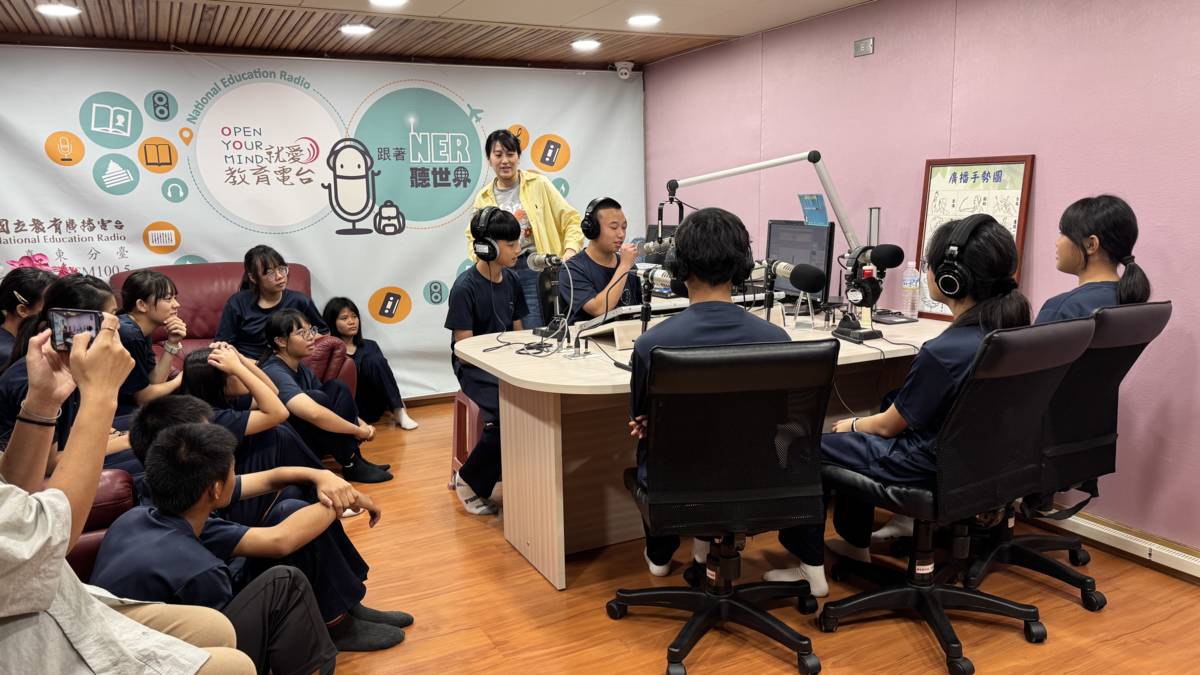 池上國中生來電臺參訪並分享學校生活