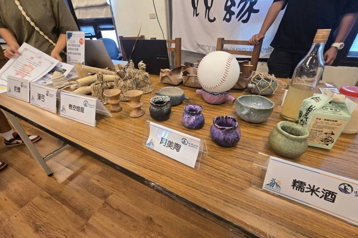臺東大學競科系深入部落認識阿美族陶器、魯凱族石板屋等原民文化，親手製作彈弓、傳統陀螺與樹皮燈籠等傳統工藝。