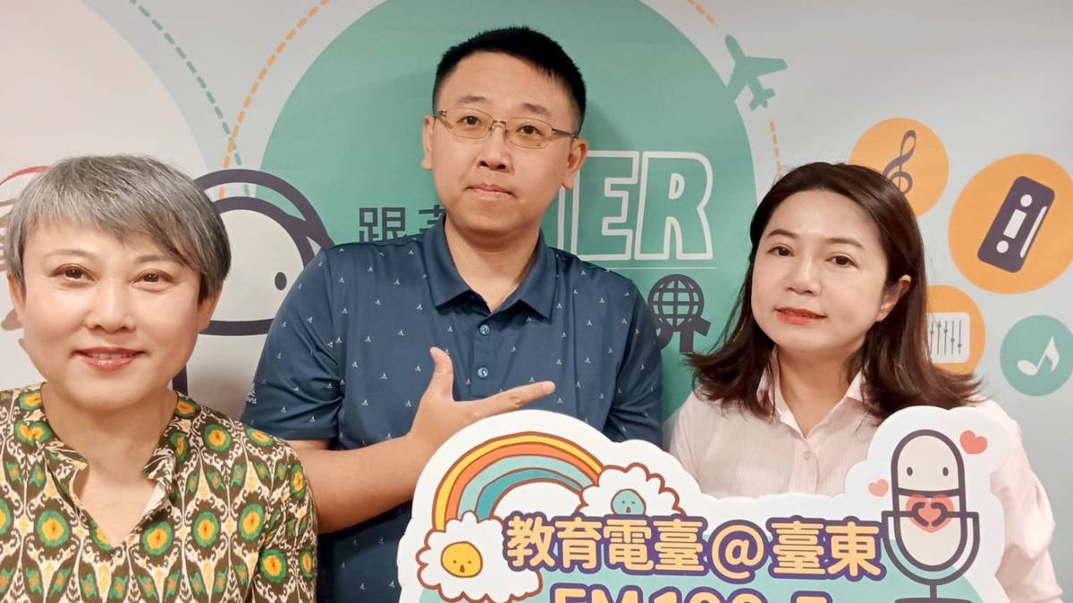 主持人與來賓合影