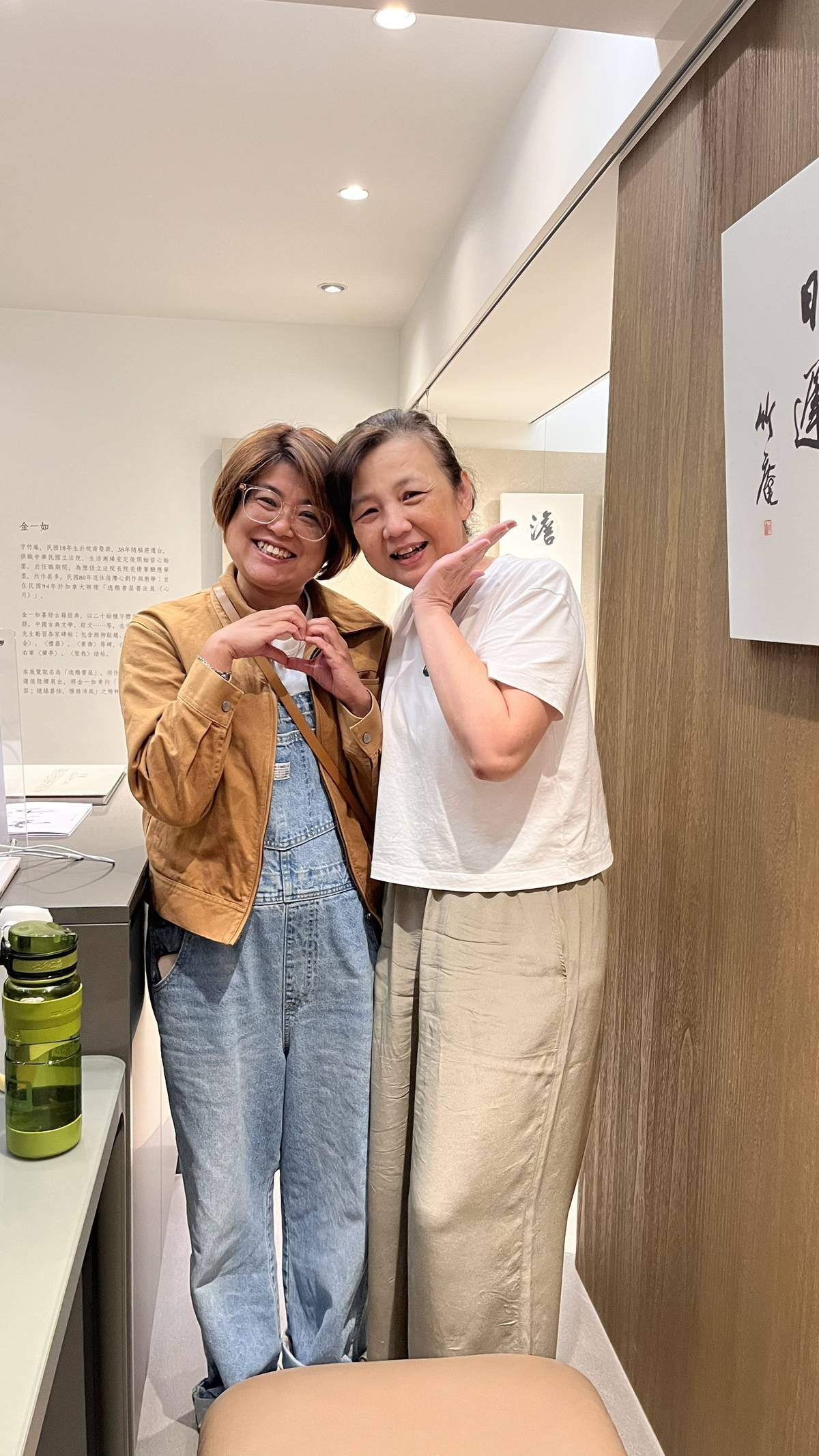 長年深耕中和華新街，致力推廣緬甸文化的楊萬利，原計畫在今年3月前往父親故鄉雲南騰衝，一路尋根回緬甸家鄉。不料，途中一場規模8.2級的緬甸大地震，徹底改變了這趟行程。

