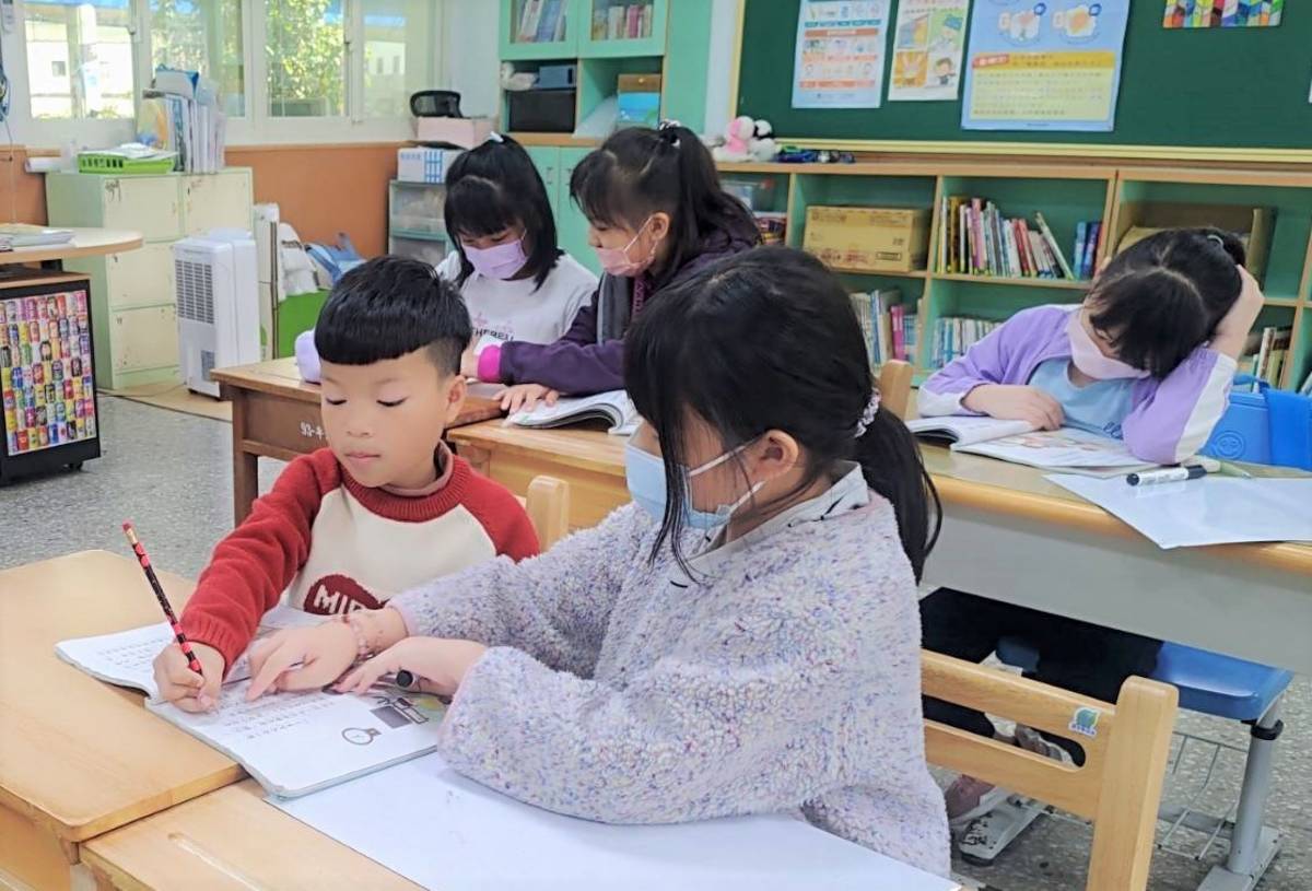 混齡教學大手牽小手教學相長 