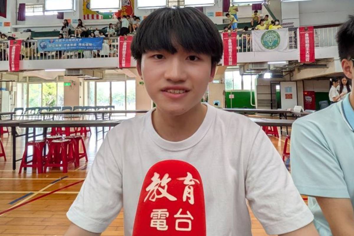 畢業學長陳庭佑擔任助教，分享競賽經驗