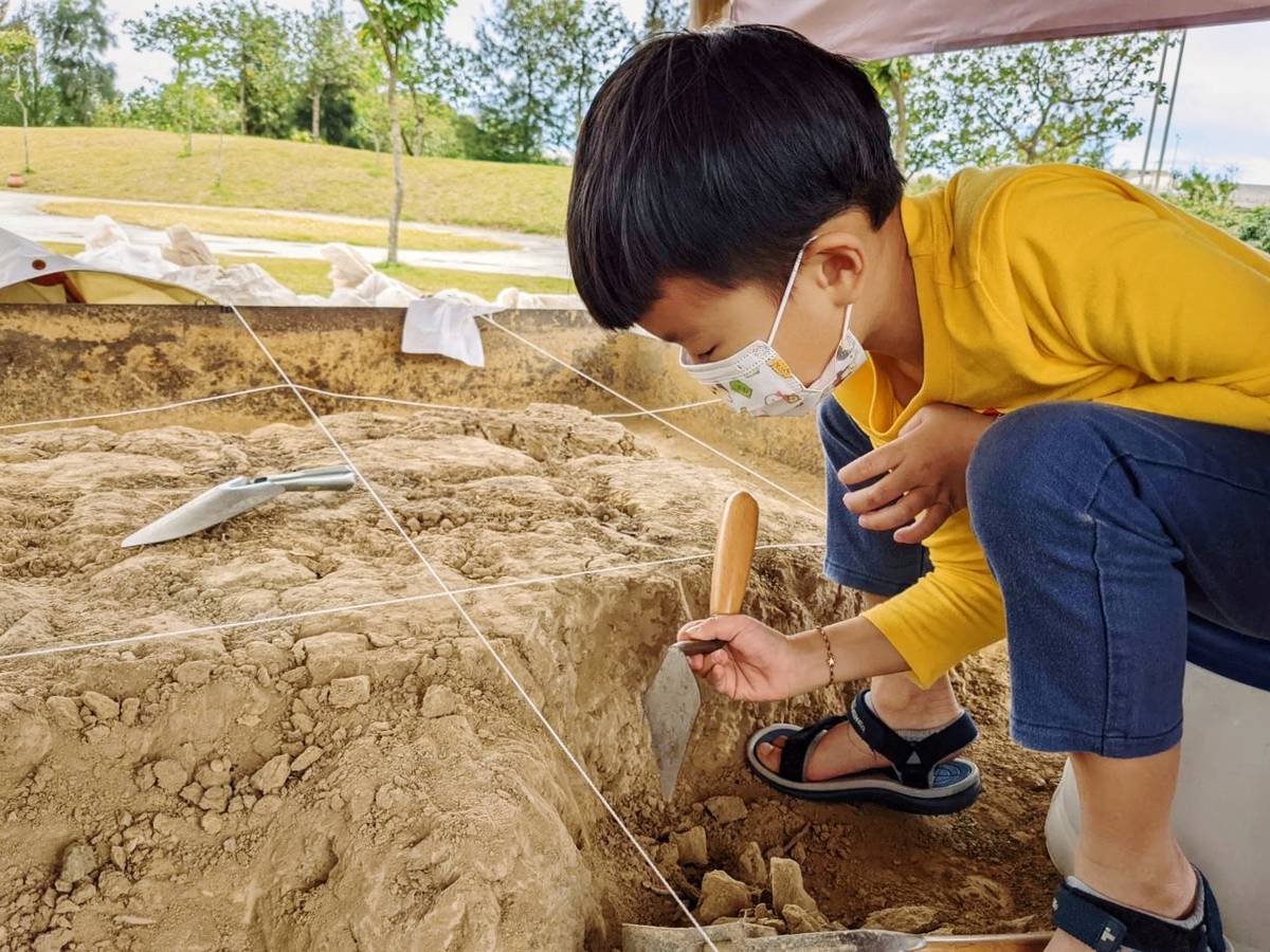 化身小小考古學家，操作考古工具體驗文物發掘