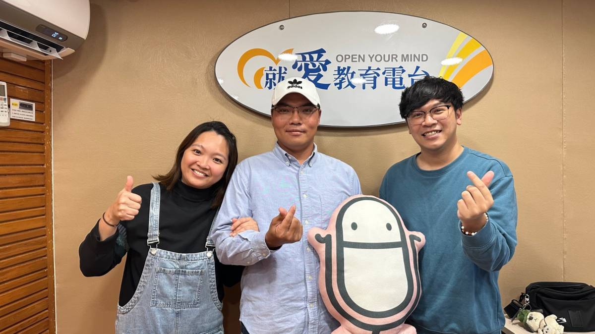 粨發粨粽創辦人王續霖(左)與徐翊峻(中)
