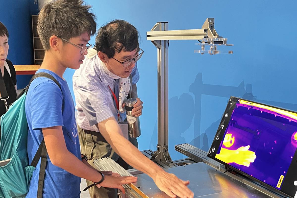 動手玩科學探究。(科教館提供)