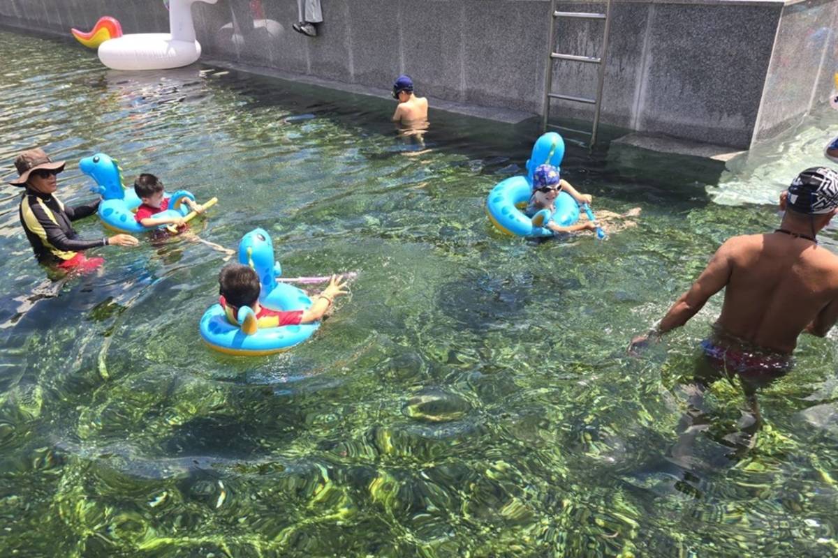承載許多臺東人共同回憶的臺東市湧泉運動公園，經整建後，趕在暑假前開放民眾使用，7、8月暑假期間提供免費戲水。