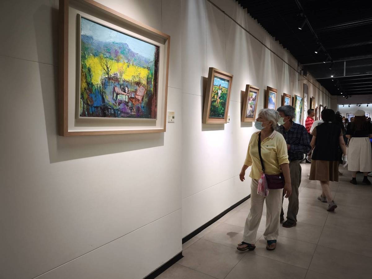 臺灣廣播人書畫聯展，展出作品多元。