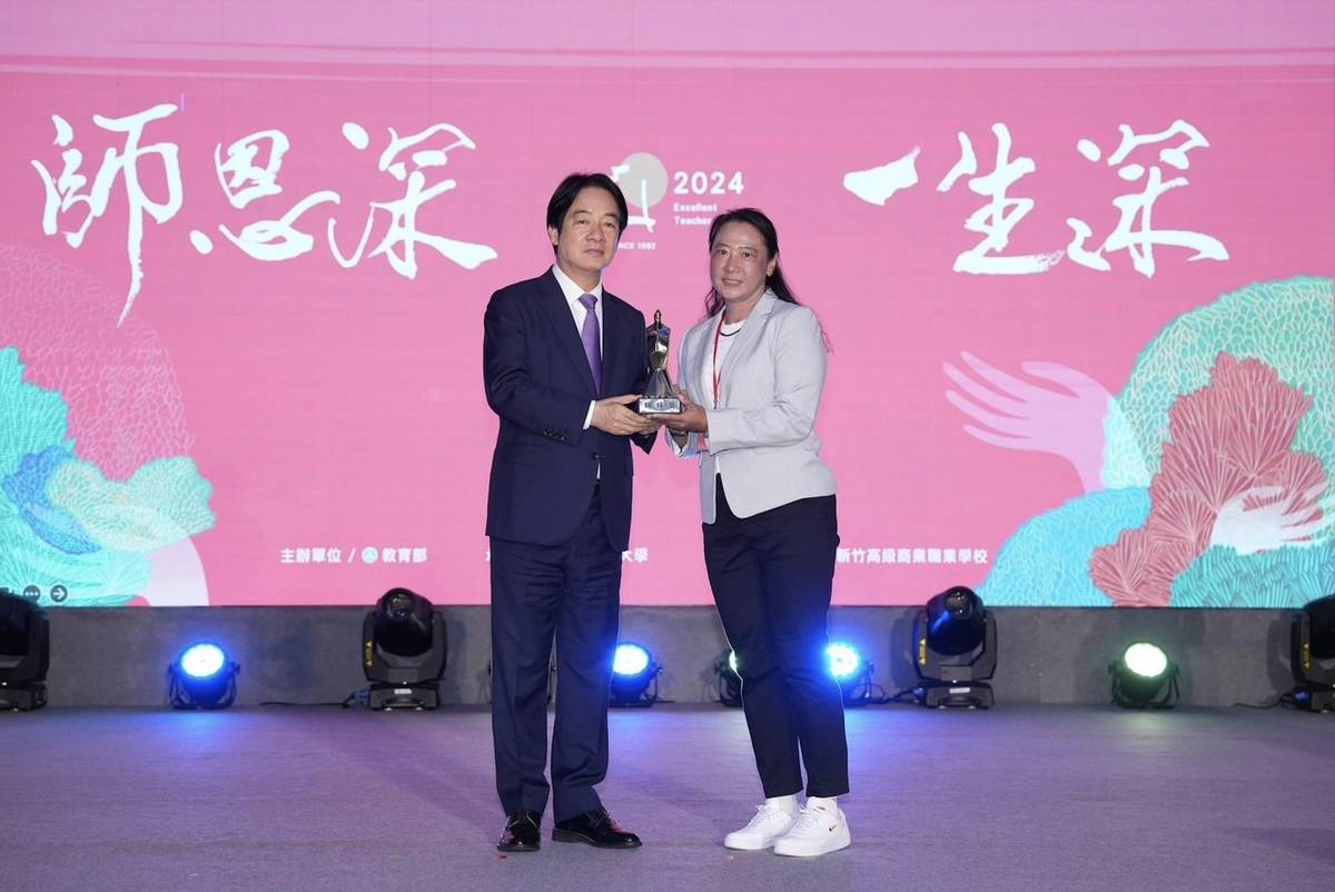 強湄芬是學生們口中的「強媽」，榮獲113年師鐸獎(教育部提供)