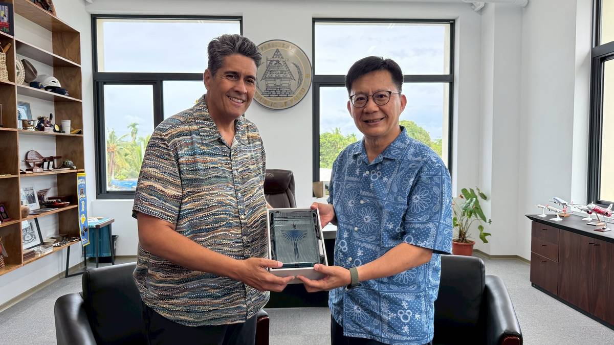 張廖萬堅次長感謝惠恕仁總統撥冗接見，並分享他曾於20年前帶棒球隊到帛琉進行友誼賽，對帛琉留下良好的印象。(體育署提供)