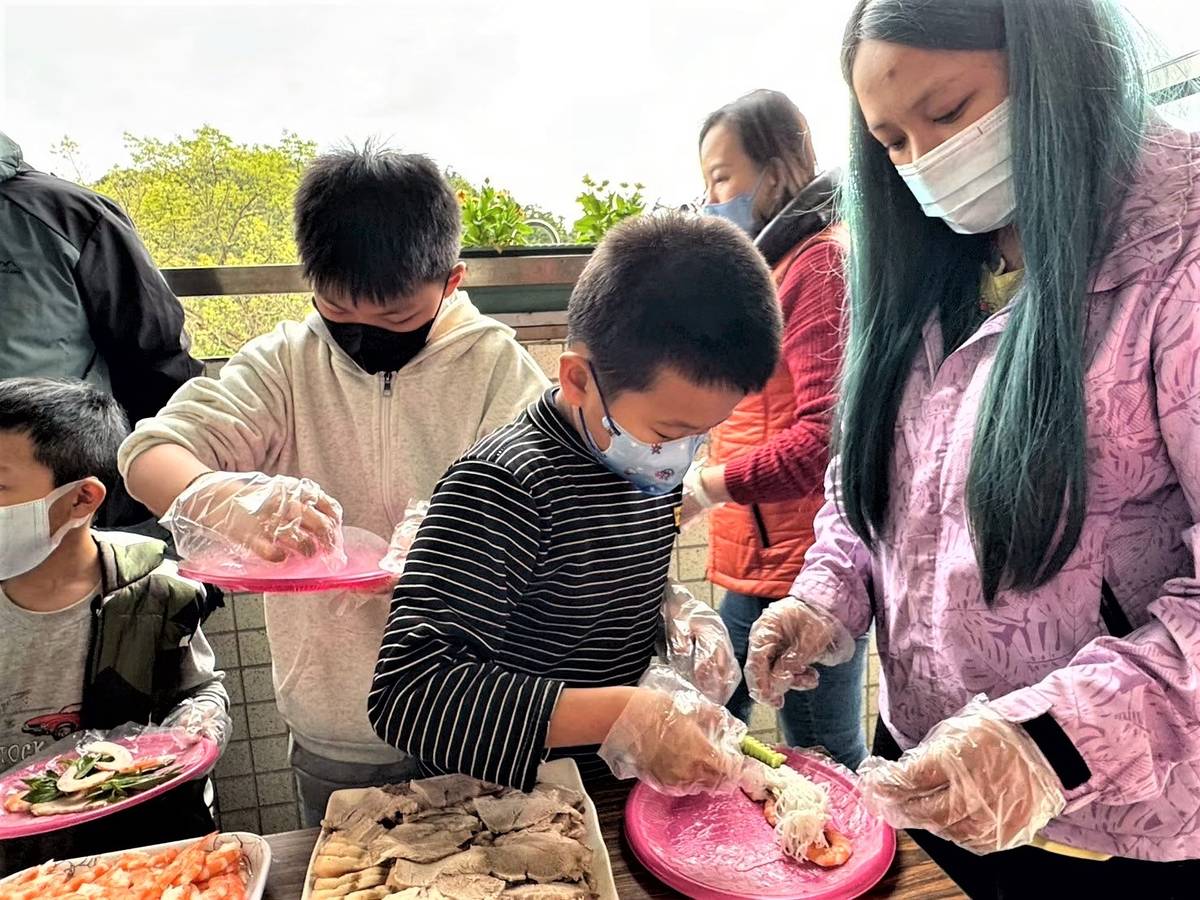 大成國小親子合作越式法國麵包三明治
