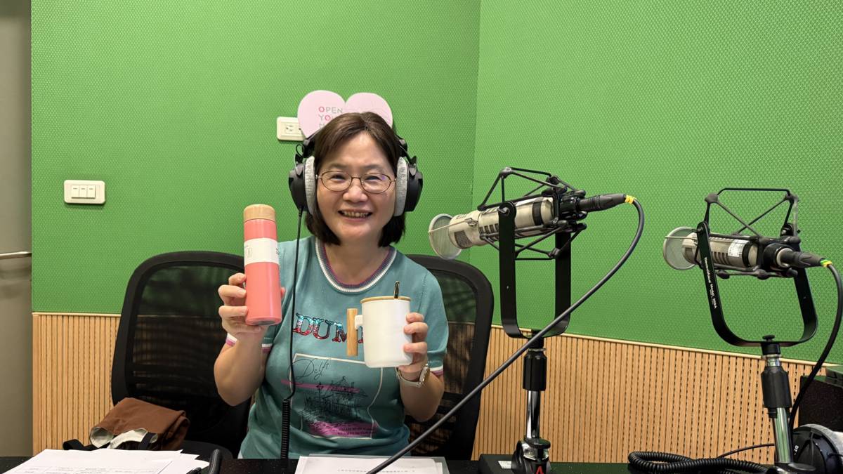 南投縣文化局李玉蘭副局長，分享「Fun一夏」南投閱讀嘉年華活動！

 

­
