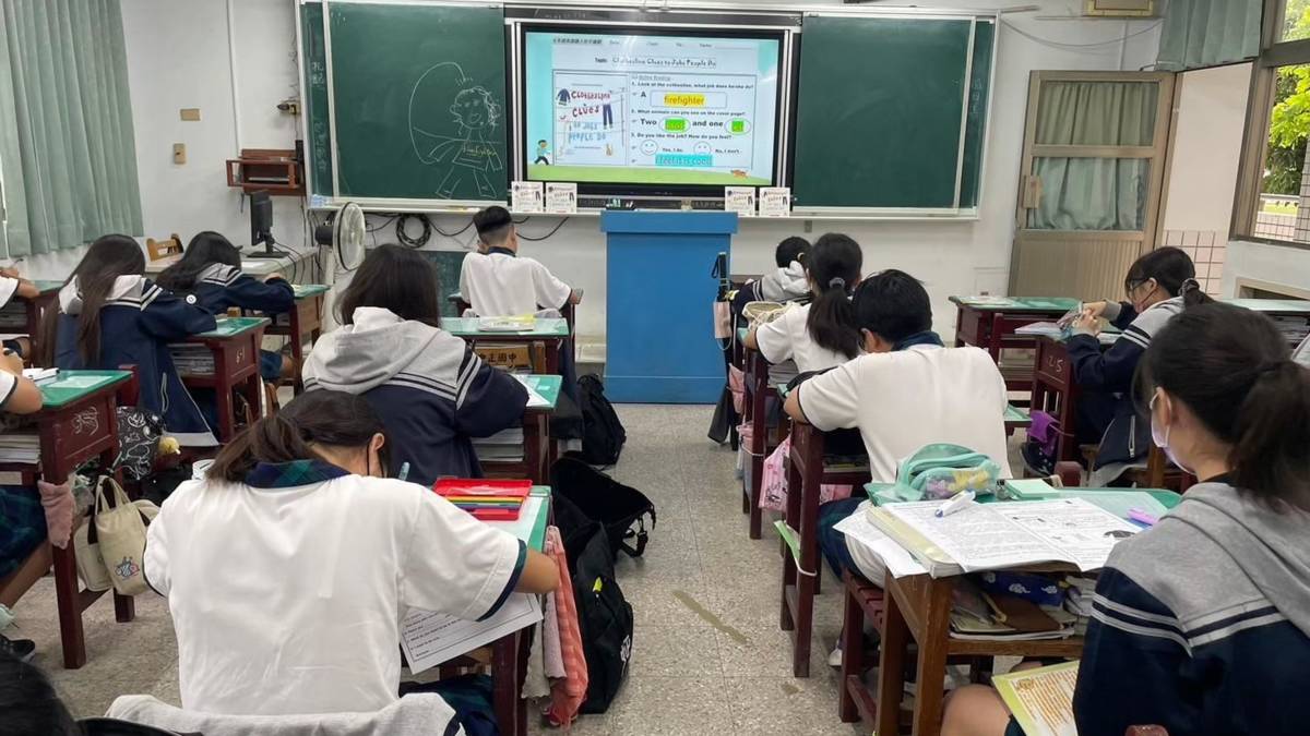 112學年度「健康促進學校輔導計畫前後測成效評價成果報告評選」-特優-屏東縣立中正國民中學-性平融入英文課程