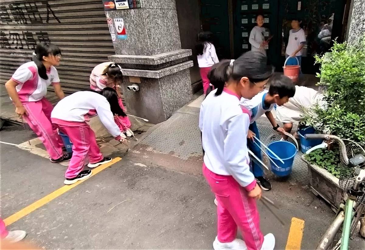 碧華國小追查角落怪塑活動