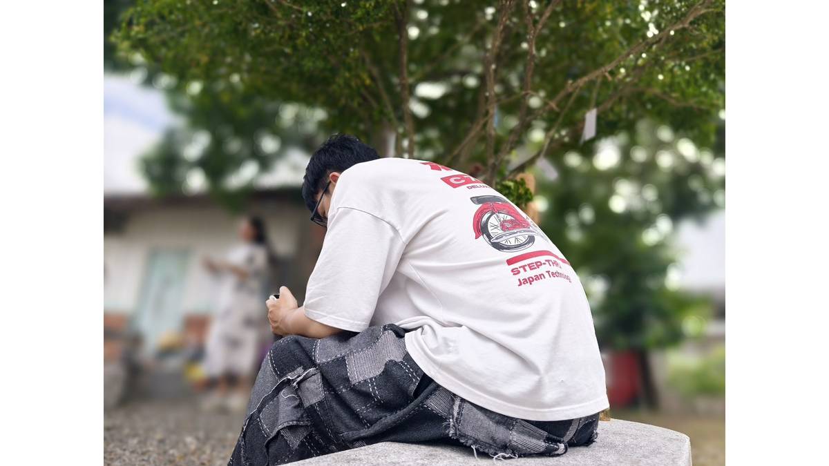 吳駿輝背影