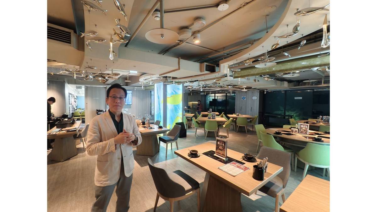 海洋生技公司，成立以魚為主題的餐廳，希望共襄善舉。透過消費行為完成捐款。(海洋生技公司執行副總兼學習長陳迪智先生)