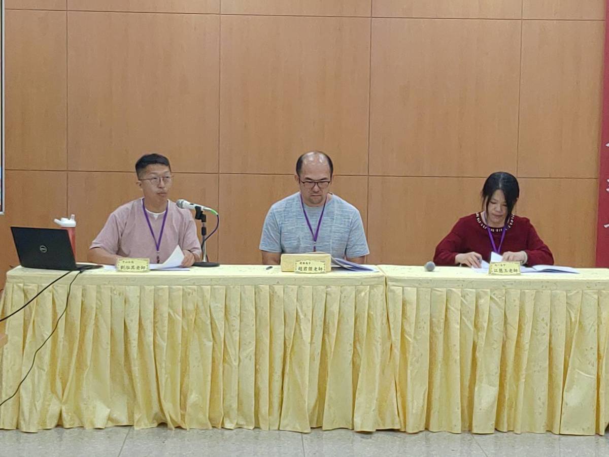 臺北市高中化學科教師群建中趙君傑老師、北一女中江慧玉老師與中山女高劉泓其老師分析今年試題