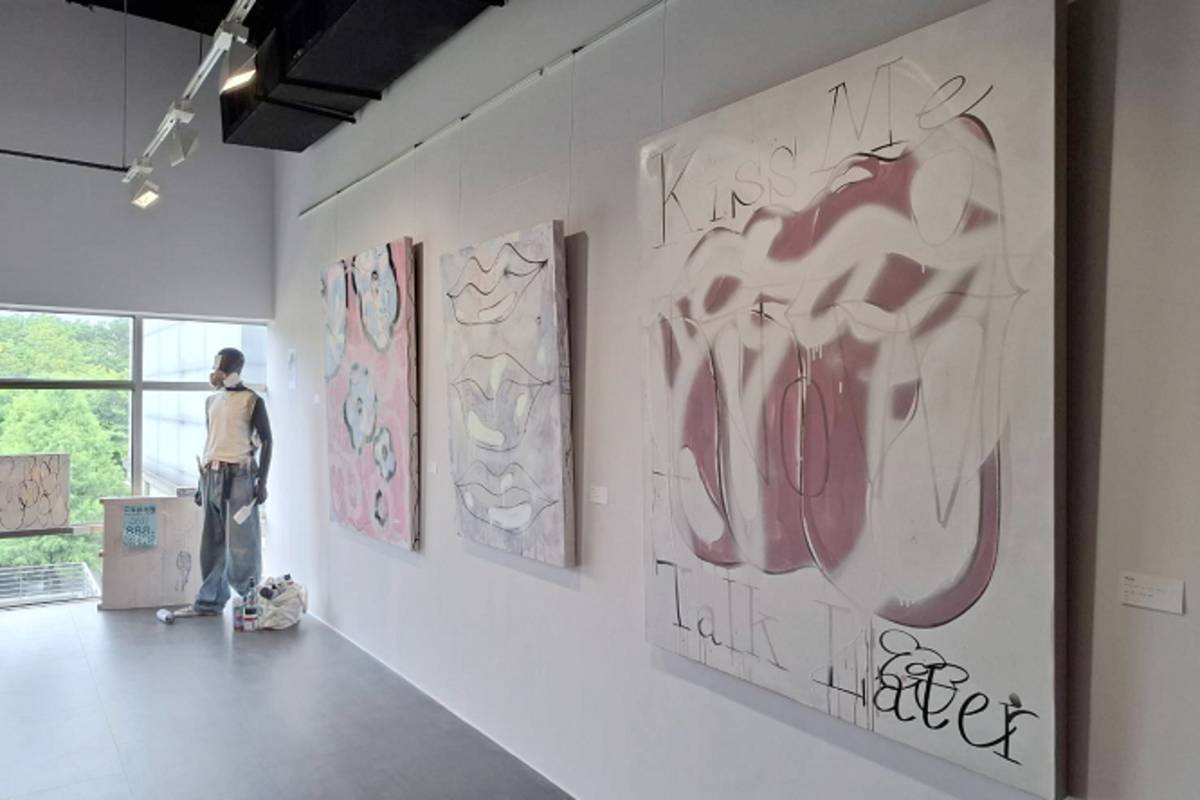 展場