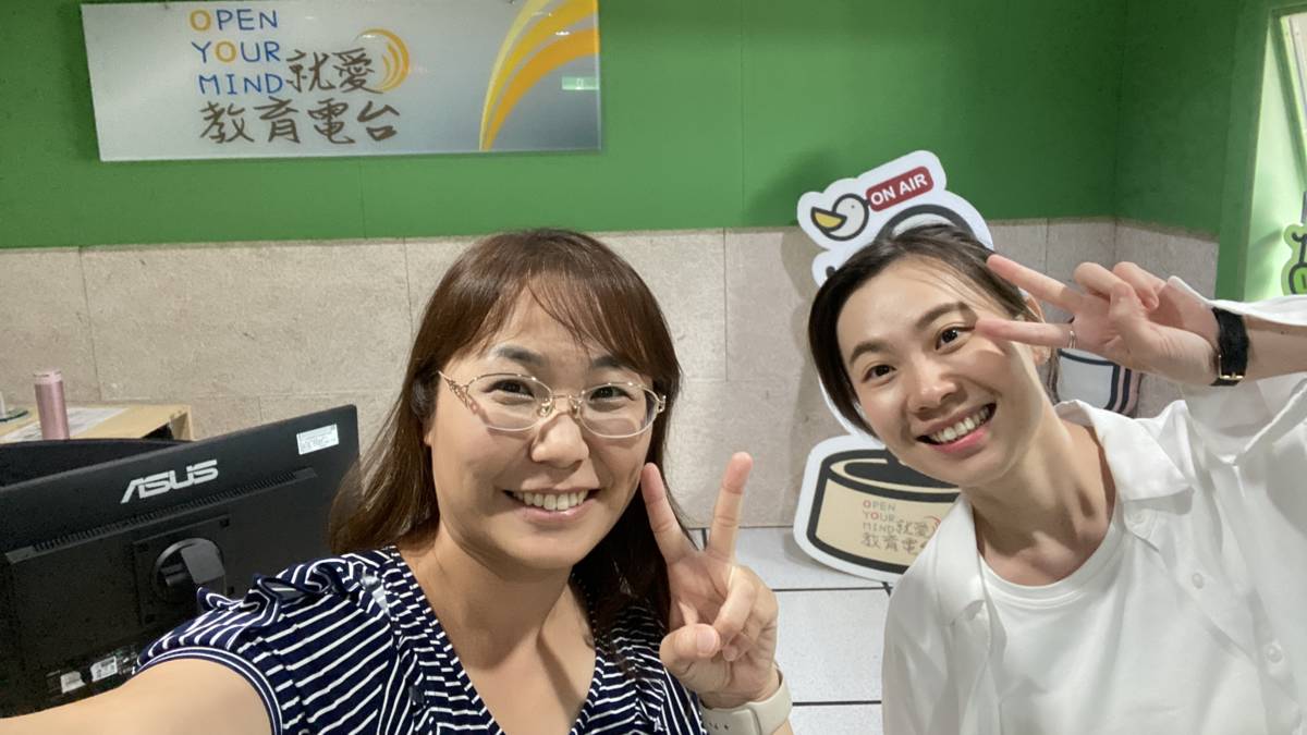創作歌手楊喻婷(右)這次將與民眾分享數位行銷與社群行銷撇步