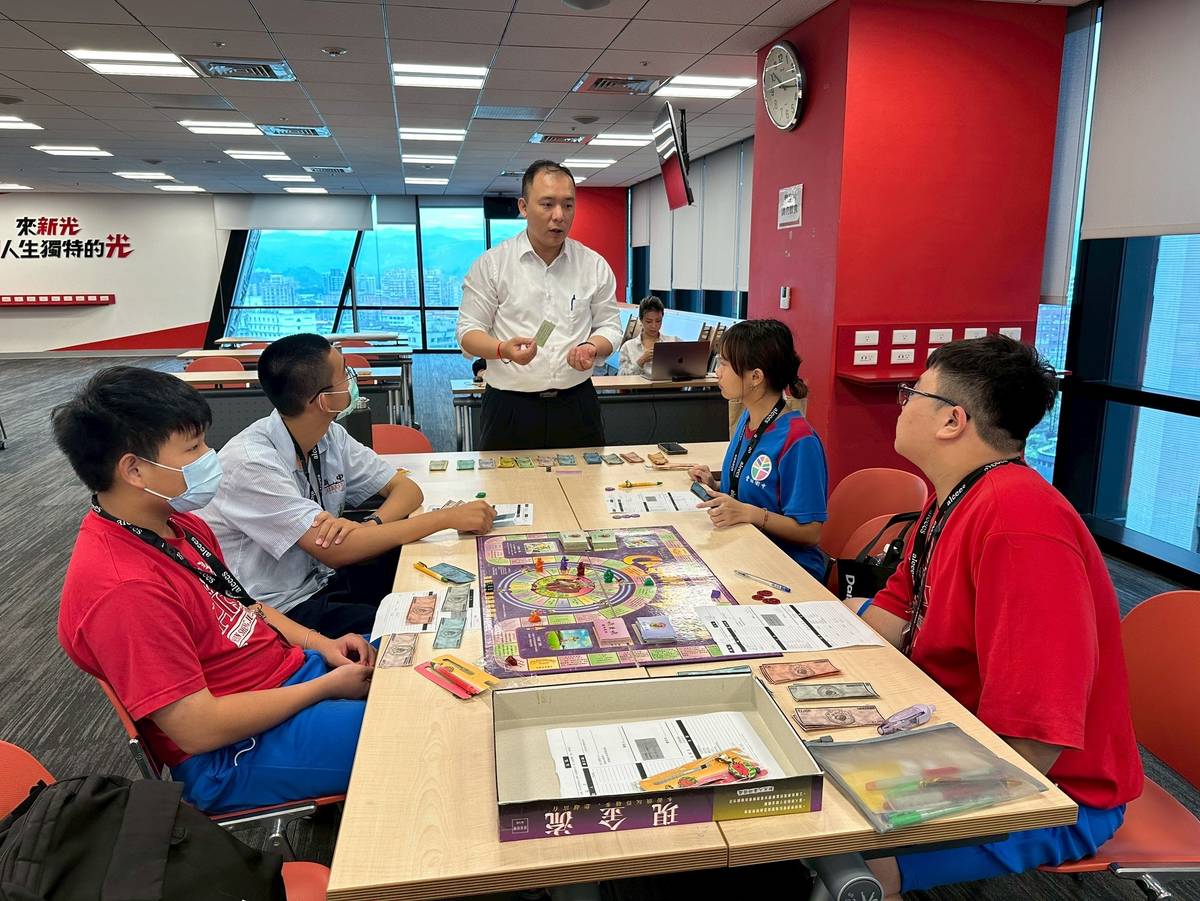 參觀新光人壽-桌遊課程