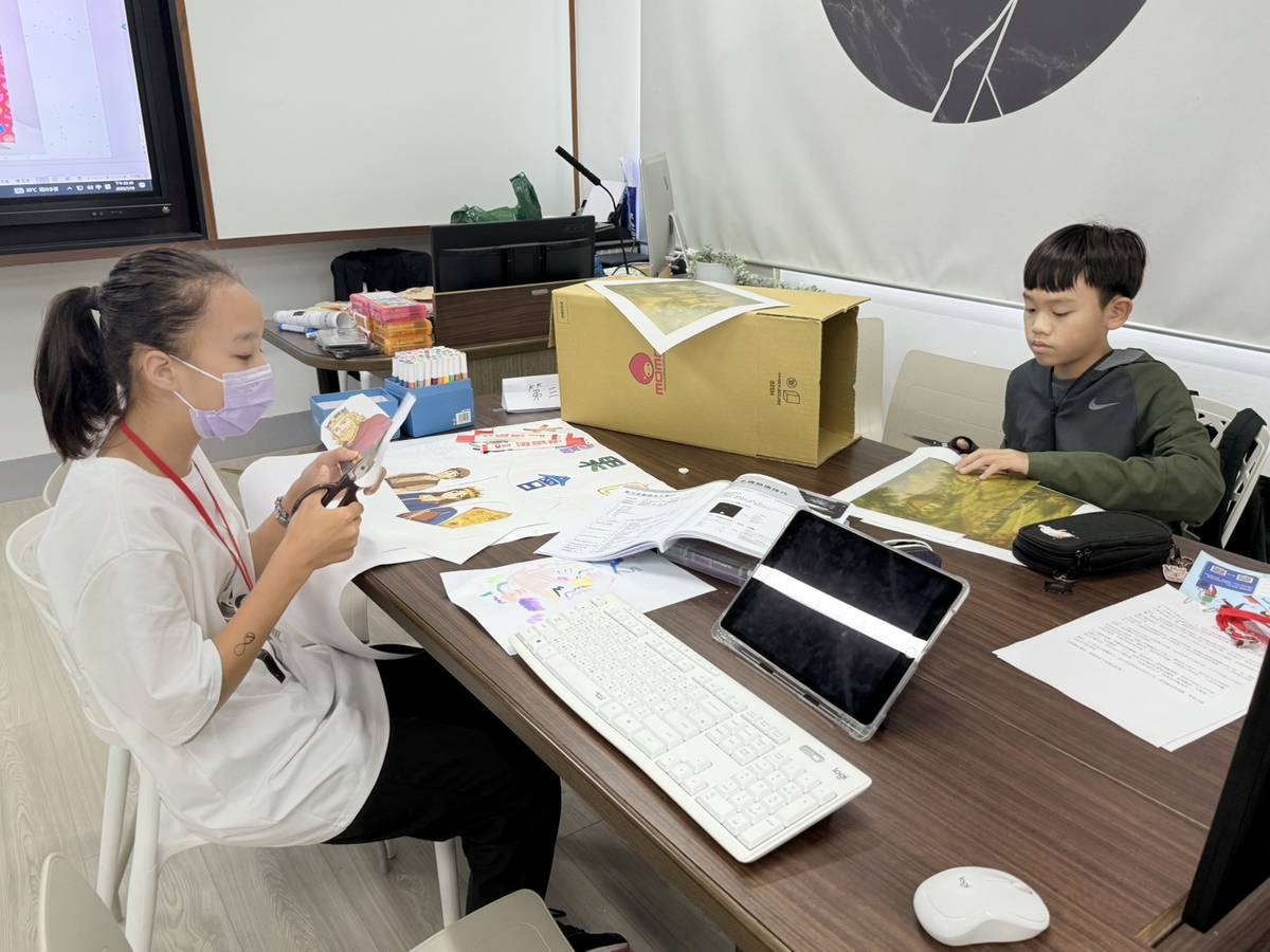 學生用AI打造故事箱劇場